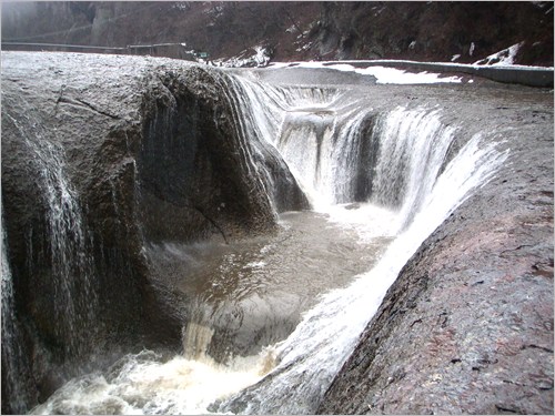 吹割の滝−滝つぼ２